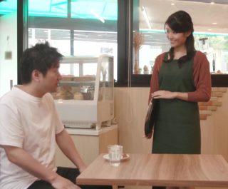 Cưỡng hiếp cô bạn thân của mẹ