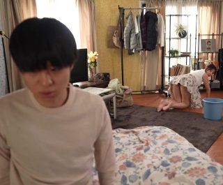 Mẹ kế đến ở riêng với con trai vì chồng ngoại tình